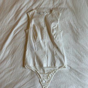 Caractére white bodysuit with snap closure - Size:6
